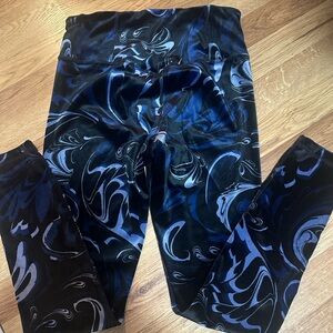 Black and Blue Patterned Leggings